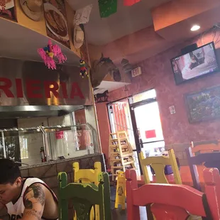 Just got here will be trying it out reviews say high price but I will see orders 3 large chivo orden $14.00