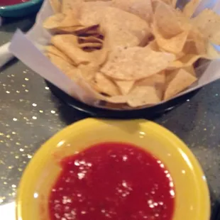 Chips and sausa