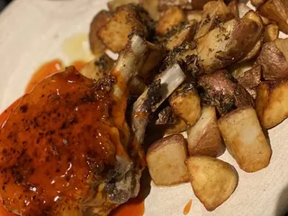 8 West Grille