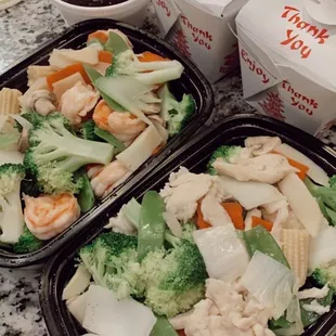 Steamed Chicken with Mixed vegetables  Steamed shrimp with mixed vegetables