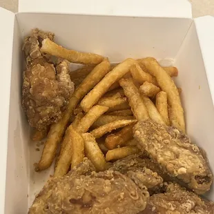 Chicken Sandwich W. Fries