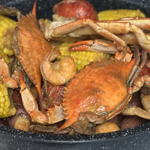 Blue crab, snow crab, mussels, shrimp, lobster tail, potatoes, corn, and sausage in All Sauce!! # delicious #deliveredbyubereats