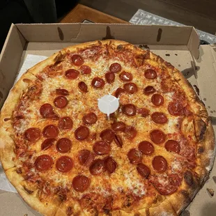 Pepperoni pizza - large 12 cut