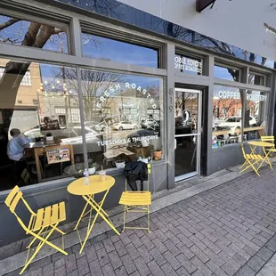 the outside of the cafe