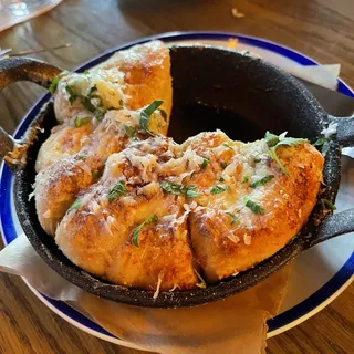 Skillet Garlic Knots