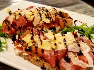 Via Italia Woodfired Pizza & Bar