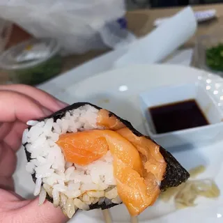 Salmon Hand Roll