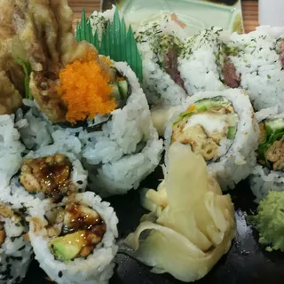 Eel & Avocado Roll (inside Out)