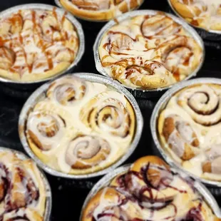 Cinnamon roll in variety sets.