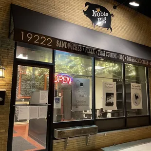 the outside of a restaurant