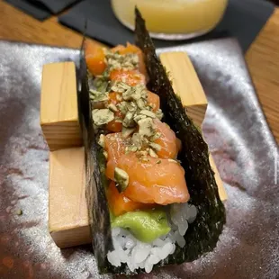 Omakase: Salmon Hand roll