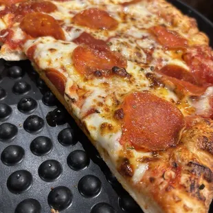 Large Pepperoni Pizza
