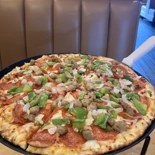 Medium thin crust pizza.   Meh.