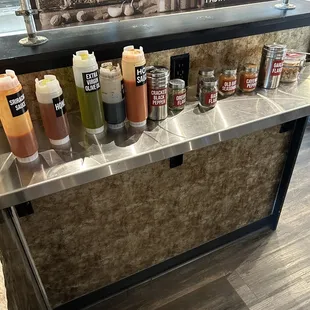 Choices of seasonings for pizza