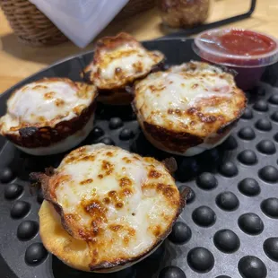 Pepperoni sliders