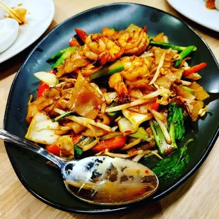 Pad kee mao