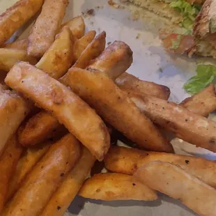 fries were crispy and seasoned