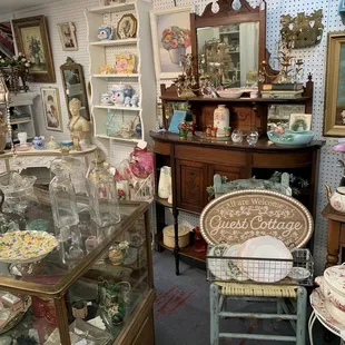 Noblesville Antiques on the Square