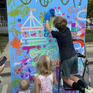 Kids painting at the Noblesville Street Dance Festival