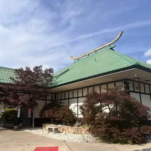 Exterior needs a lil work