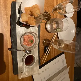 8 Crispy Rice Cubes with Spicy Tuna Cold