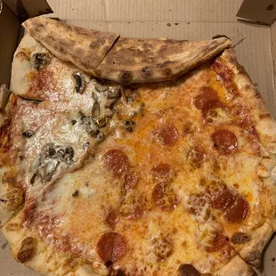 Here&apos;s the pizza I received. OMG!!!