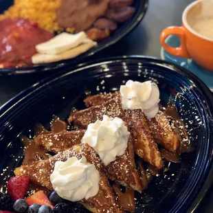 Dulce de leche French toast &amp; Desayuno Campesino
