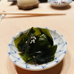 Wakame seaweed with ponzu sauce and white sesame