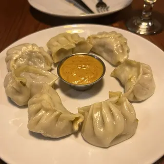 Everest Chicken Momo
