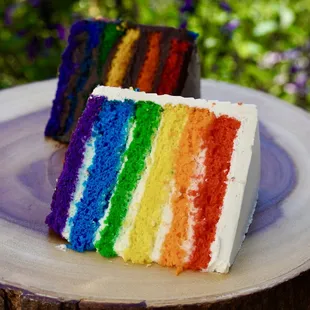 Pride and Got Pride? Cakes; IG: @itsthenoms