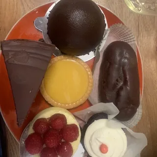 Chocolate Éclair