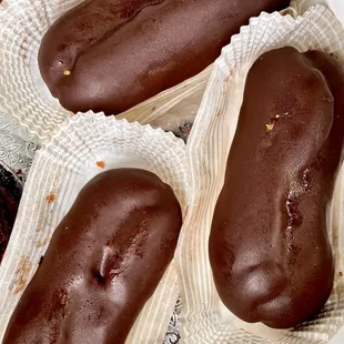 Chocolate eclairs w/ Bavarian cream