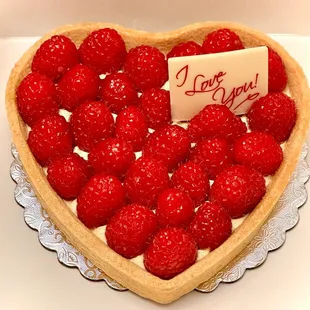 Valentine&apos;s raspberry heart tart