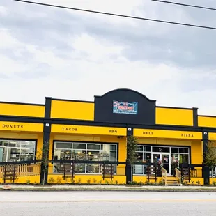 Outside Shot, Noho Junction Food Court, "Donuts Tacos BBQ Deli Pizza Asian", NoHo, S Tampa