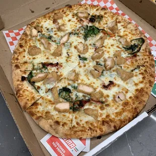 Chicken Alfredo Pizza