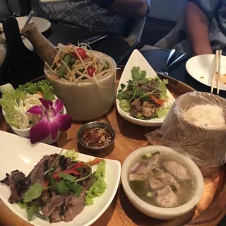 Thai Royal Khantok Salad Set*