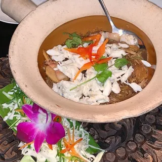 Clay Pot Crab with Glass Noodle