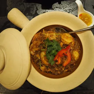 Clay Pot Shrimp & Glass Noodles (Koong Ob Woonsen)