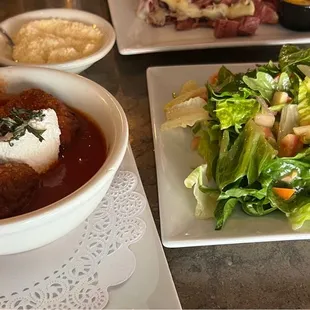 Meatballs, garden salad
