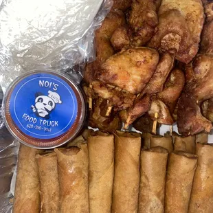 food, chicken wings and fried chicken