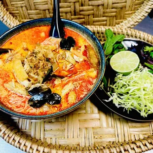 Khao Bun Kai(curry chicken noodle soup)