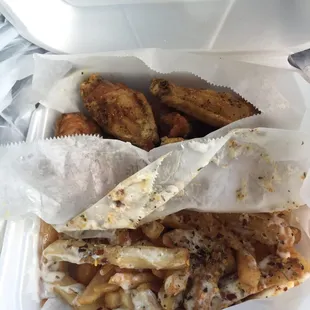 10 lemon pepper wings and house ranch fries