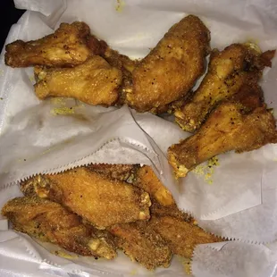 Up top lemon pepper...below is New House flavor... Both dry rubs..good tho