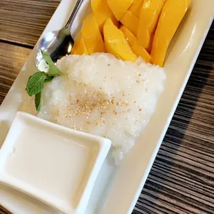 Mango sticky rice