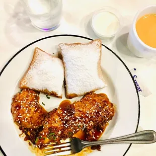 Chicken &amp; beignets