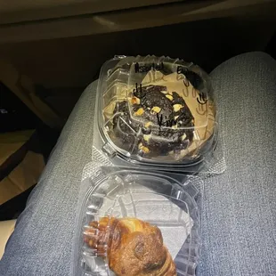 Crookie and container of 5 other cookies
