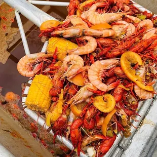 Shrimp and crawfish boil