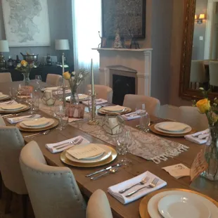 Table setting for seated dinner