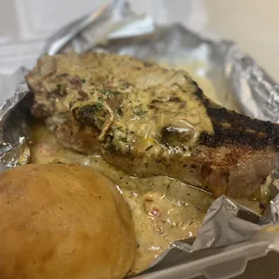 the pork chop covered in crawfish sauce was superb! GET IT! :)...