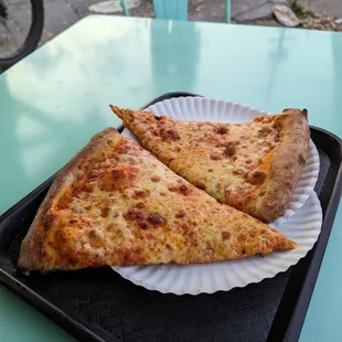 Lots of hoopla about the best pizza in the big easy, this is the closest to NY style for sure.